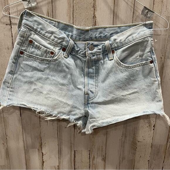 Levi’s 501 Light Wash Cut Off Jean Denim Shorts Button Fly - Picture 2 of 8